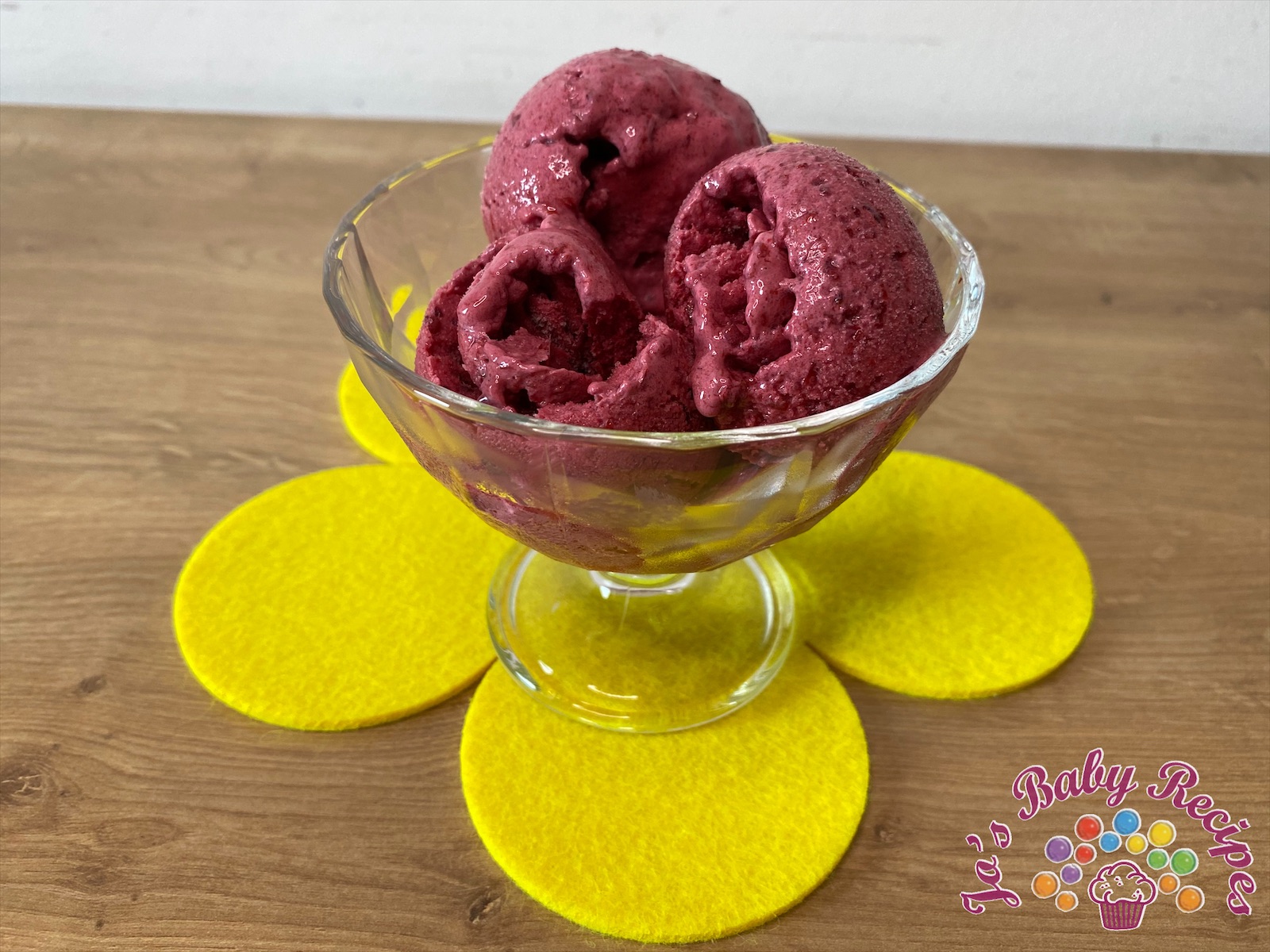 Blackberries homemade ice cream