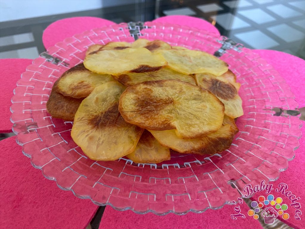 Baby friendly homemade potatoes chips