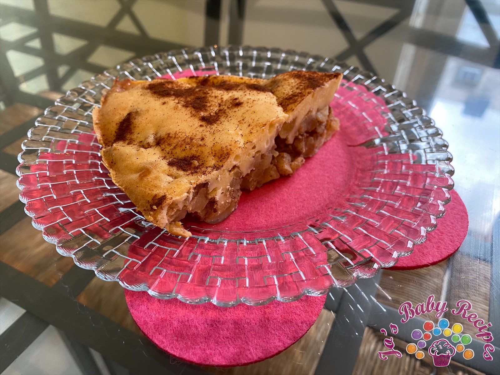 Apple pie with cinnamon and sour cream