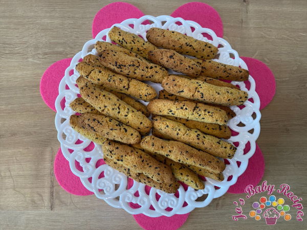 Baby friendly croquettes with carrots and black sesame