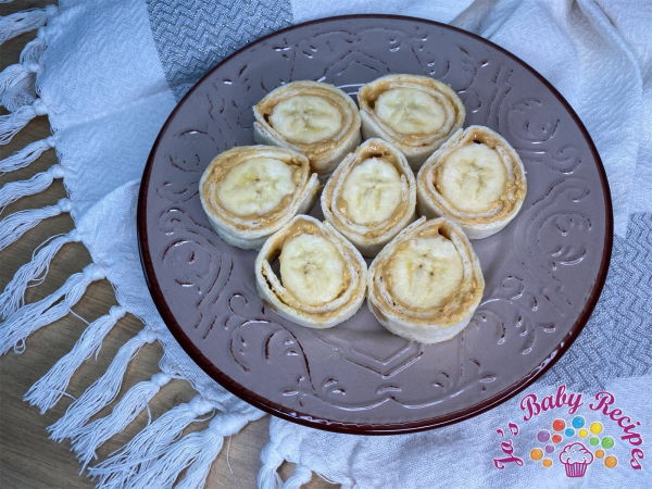 Bananas with peanut butter in baby paste