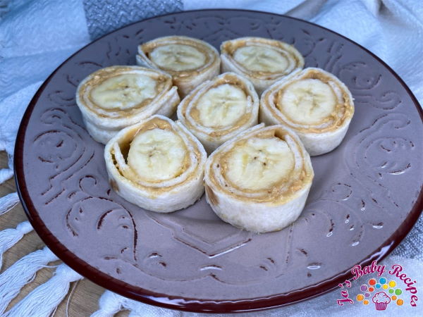 Bananas with peanut butter in baby paste
