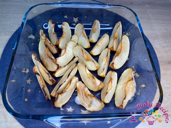 Sliced apples in the oven for babies