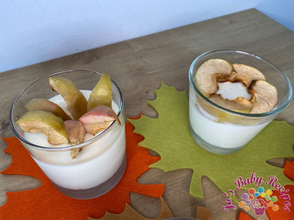 Panna cotta with ripe apples for babies