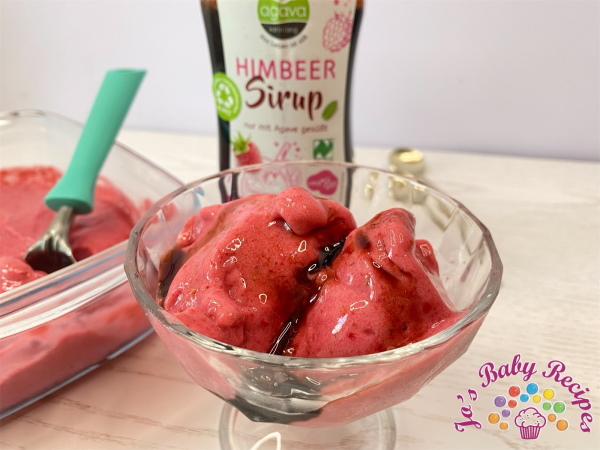 Ice cream with raspberry syrup