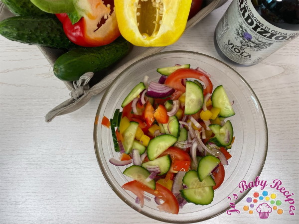 Summer salad with olive oil