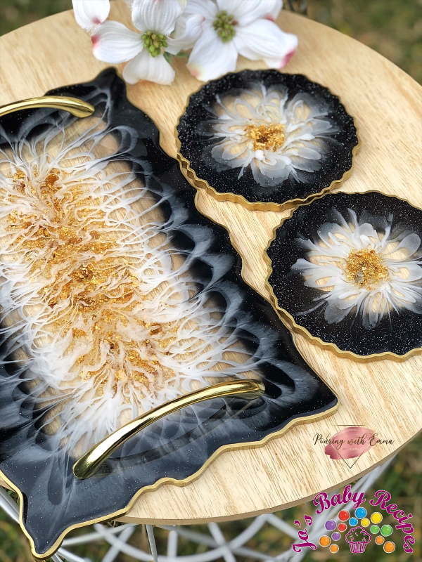 Rectangular tray set and 2 round ribs black with white and gold resin, PWE-16