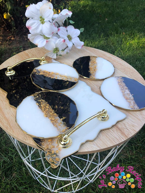 Rectangular tray set and 4 round ribs white with black and gold resin, PWE-17