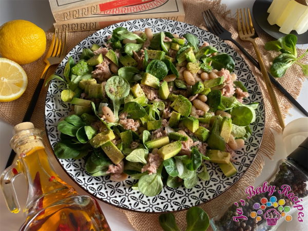 White bean salad with tuna and avocado