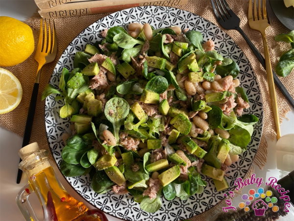 White bean salad with tuna and avocado