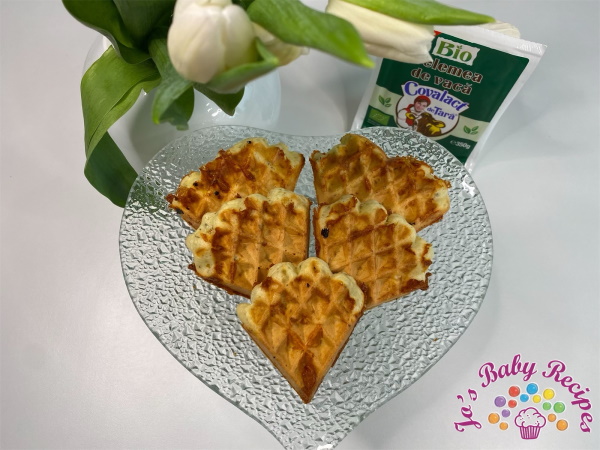 Waffles with telemea for babies