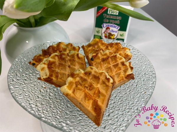 Waffles with telemea for babies